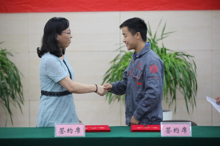 剑阁职中贫困家庭学子赴杭州职院电梯培训纪实