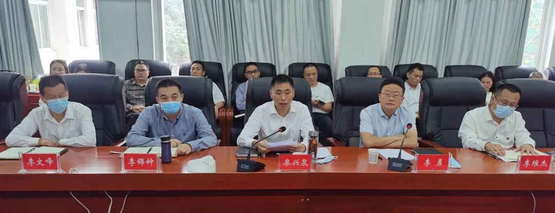 剑阁县县委常委、宣传部长廖兴泉出席剑阁职中干部送任大会