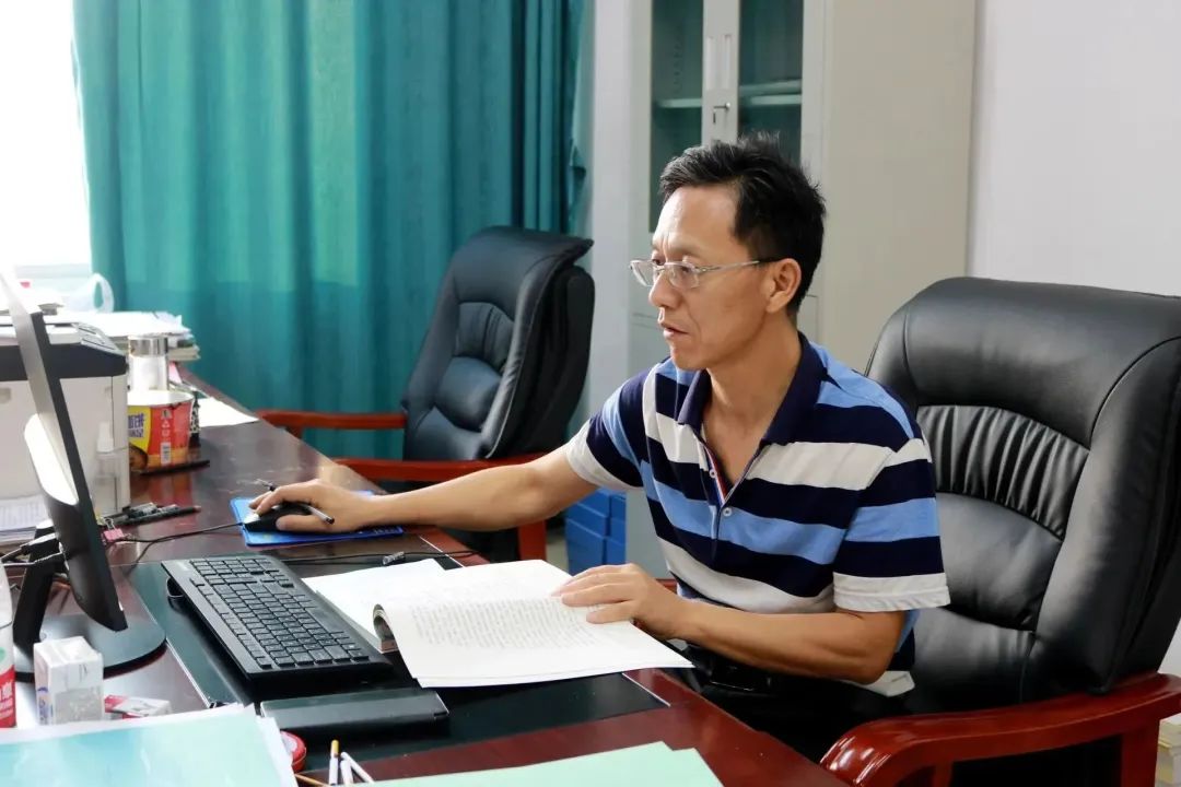 职业教育，全市唯一！他获评四川省优秀教师