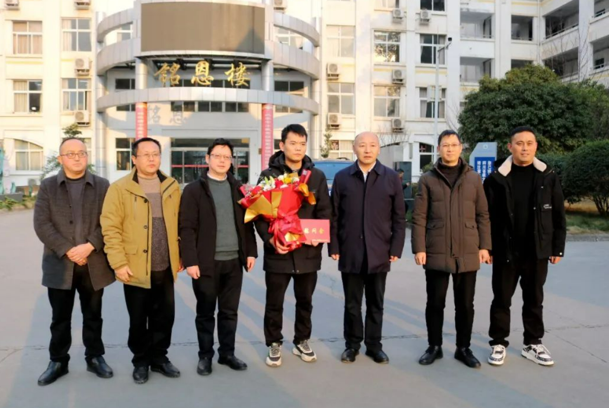 梁元昊到剑阁职中调研高技能人才培育工作并慰问四川省技术能手苟明湘老师