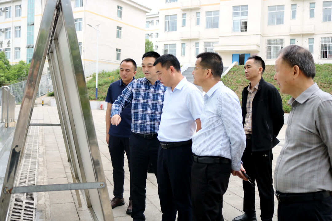 谢家远到剑阁职中督导检查2024年高考服务保障工作