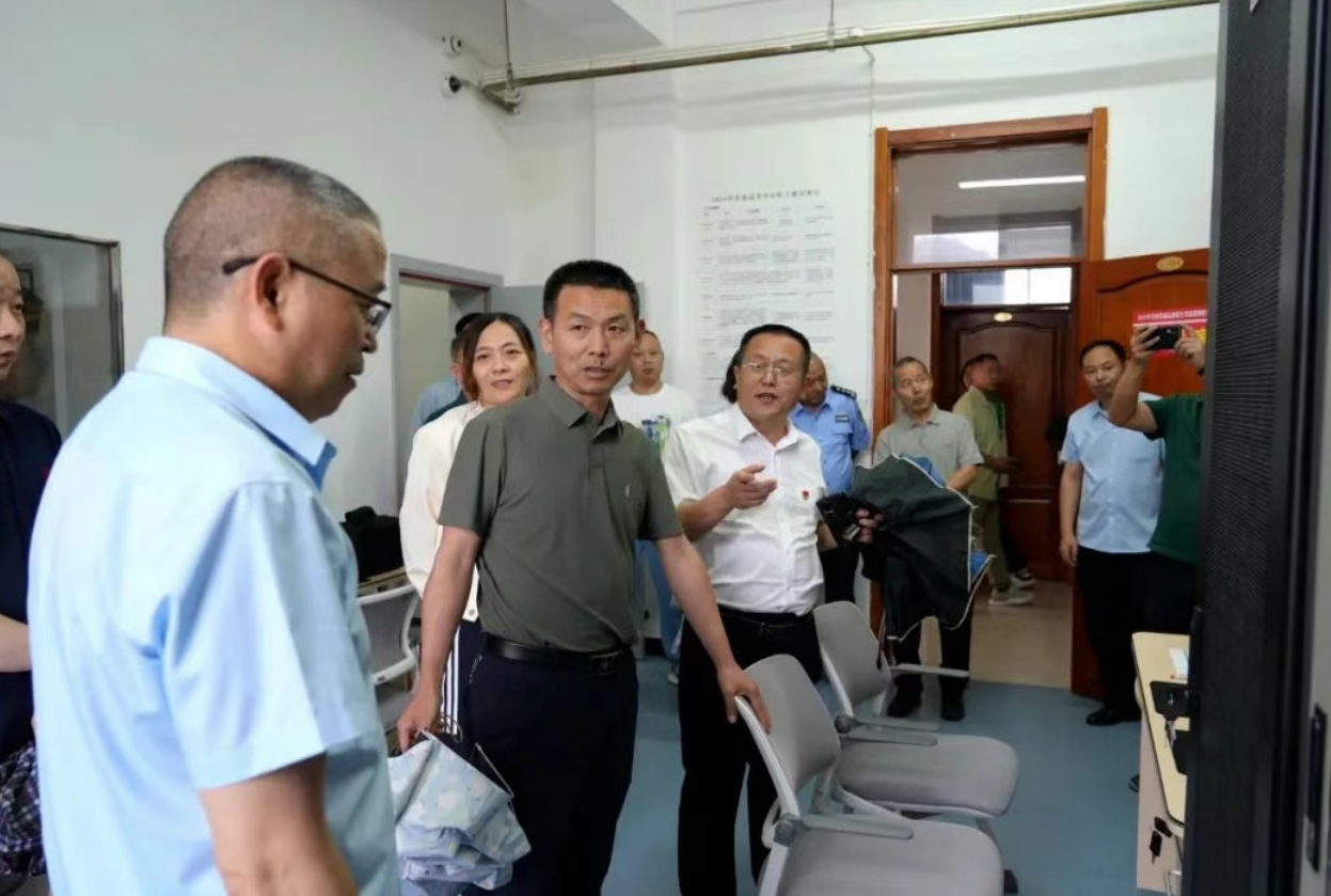 市教育局副局长蔡邦金到剑阁职中督导检查高考考点筹备工作
