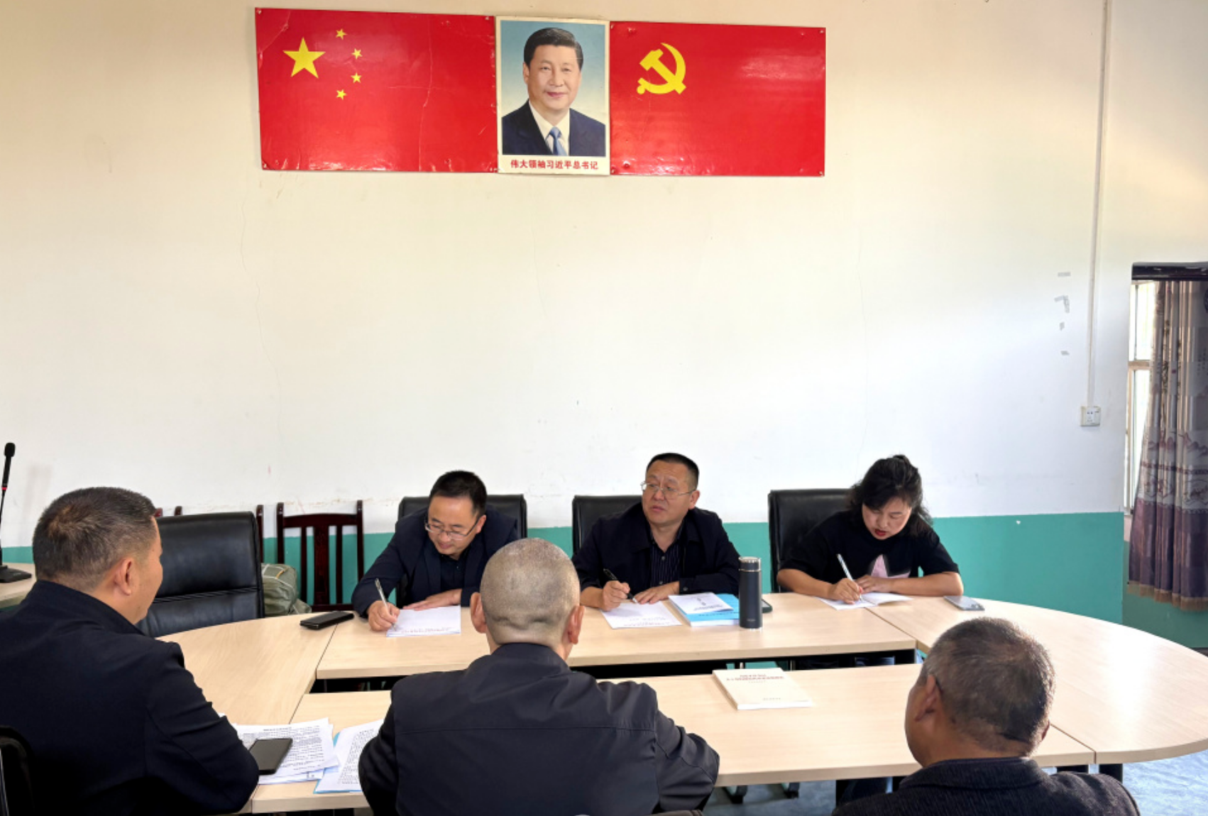 剑阁职中党委到公兴镇向前村、人马垭村开展驻村帮扶调研督导与走访慰问工作